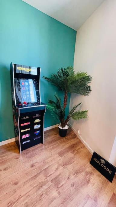 Jungle Room Le Muy Εξωτερικό φωτογραφία